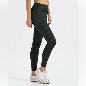 Vuori Daily Legging Size S